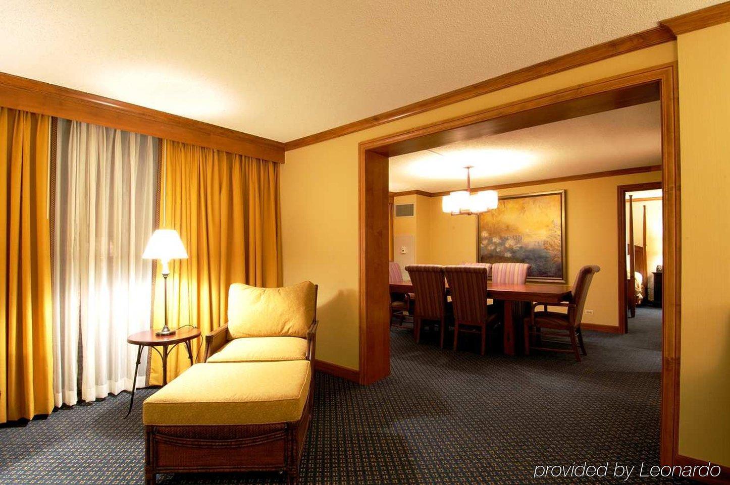 Doubletree By Hilton Chicago - Oak Brook Hotel Room photo